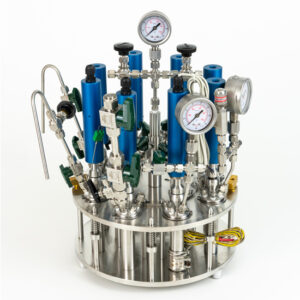 Multicell PLUS high pressure reactor with reactor sampling system