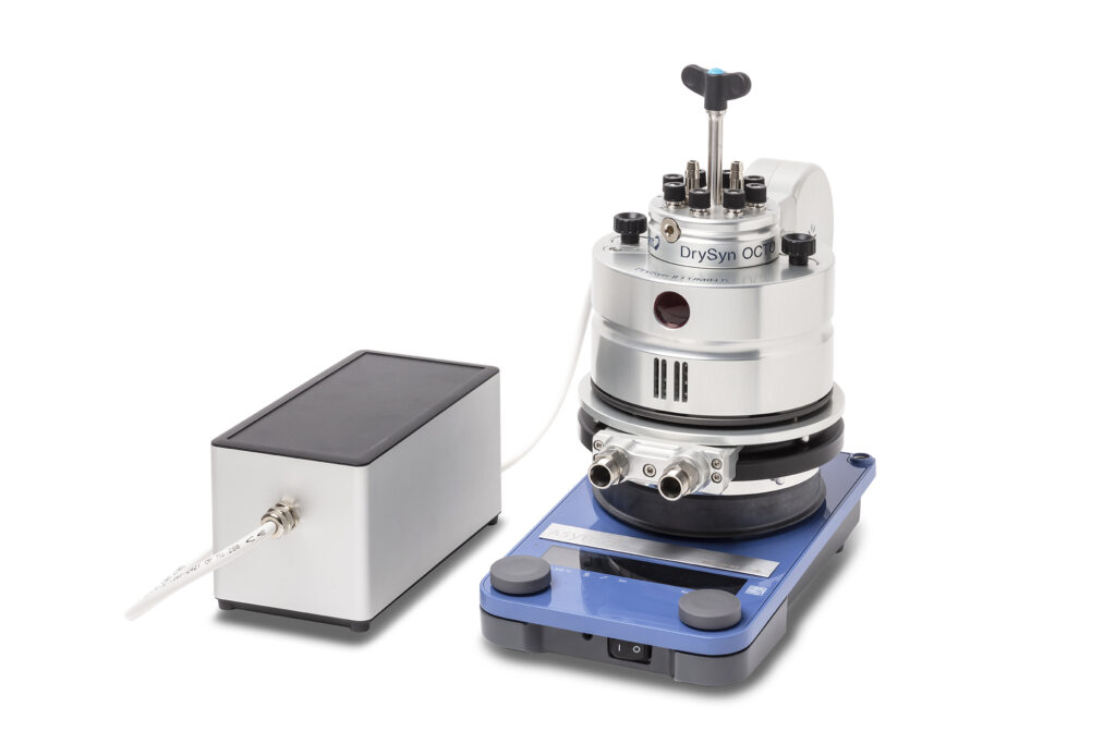 The LightSyn Illumin8 allows for 8 parallel photochemical reactions.