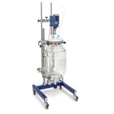 NEW ReactoMate ATOM lab reactor support stand from Asynt. Designed for easy use, great reaction visibility, and compatible with all major brands of apparatus.