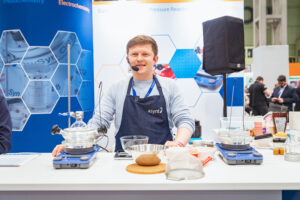 Dr Josh Smalley and the Great #AsyntChemistryBakeoff - edible demo from 2024